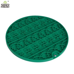 Produit pour chat <span class=keywords><strong>2025</strong></span> tapis à lécher rond chat avec ventouses style arbre de noël assiette à nourriture pour chat plateau à alimentation lente en silicone tapis d'alimentation pour animaux de compagnie - Product Image 3