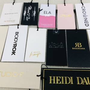 Sang Trọng Tùy Chỉnh Quần Áo Treo Thẻ Giấy Thời Trang Túi Màu Đen Và Trắng In Ấn Giấy Treo Nhãn - Product Image 6