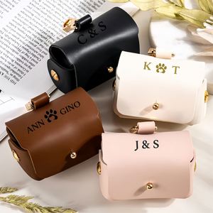 Pochette de mariage en cuir pour chien, sac à coussinets porte-alliances gravé avec le nom du chien pour fiançailles, mariage, cérémonie - Product Image 2