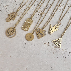 Ciondolo gioielli in acciaio inossidabile placcato oro 18k con cuore cavo di moda - Product Image 3