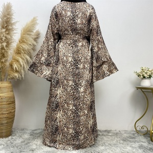 6528 #   Vestido de Satén de Dos Capas con Mangas Trompeta y Cuello Redondo, Estampado Diferente, Popular en Verano, Moda Musulmana Islámica Árabe para Mujer - Product Image 6