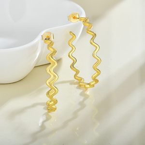 Boucles d'oreilles créoles YILUN en argent sterling 925 plaqué or, motif zigzag, autres boucles d'oreilles tendance pour femmes - Product Image 3