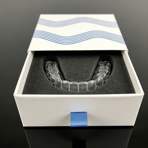 Caja de Embalaje Rígida Biodegradable de Alta Gama con Acabado Mate para Alineadores Dentales, Ortodoncia, Aparatos Invisibles - Product Image 1