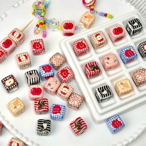 Cuentas acrílicas al por mayor 14mm dibujos animados lindo pintado a mano Apple acrílico cuentas para accesorios de joyería - Product Image 2