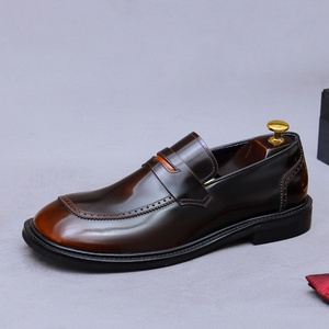 Zapatos Casuales de Cuero Vacuno para Hombre con Acabado Lacado, Cierre Deslizante de Punta Ancha para Uso en Otoño y Negocios - Product Image 5