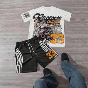 Ensembles de survêtements pour hommes personnalisés en gros, de haute qualité, en coton et polyester, avec imprimé graphique vintage de course, style Blokecore et effet vieilli - Product Image 2