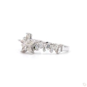 Bague en or classique moderne avec moissanite et diamant pour femme, bijou élégant et scintillant, cadeau de mariage ou de fiançailles - Product Image 4