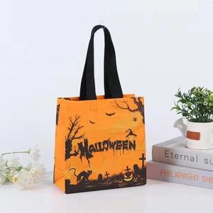 Sacs non tissés pour Halloween en gros - Sacs cadeaux écologiques réutilisables pour la collecte de bonbons avec impressions personnalisées - Product Image 2