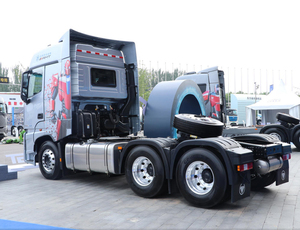 Camión Pesado Foton EST 6x4 con Transmisión Automática, Asiento con Suspensión Neumática, Volante a la Izquierda, Diésel Euro 5 >450hp para Exportación - Product Image 5
