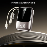 20000mAh PVC/Kunststoff Mini Powerbank mit Eingebautem Kabel PD22.5W LED-Anzeige Halterung Schnelles Laden für Outdoor-Nutzung Taschen-Notfallladegerät