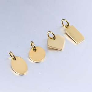 Vente en gros de pendentif à breloque en métal plaqué or bricolage logo en acier inoxydable gravable personnalisé - Product Image 3