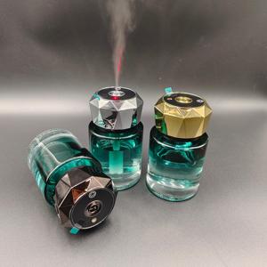 Máquina de aromaterapia automotriz de vidrio recargable portátil, difusor de aceite esencial, <span class=keywords><strong>Humidificador</strong></span> fresco de aire innovador <span class=keywords><strong>para</strong></span> coche YS - Product Image 2