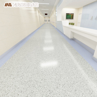 1.5mm 2.0mm 3.0mm anti-bactérien colle vers le bas carrelage vinyle PVC revêtement de sol rouleau pour hôpital salle de soins infirmiers