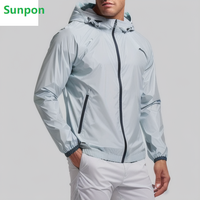Diseño personalizado de los hombres al aire libre deporte cortavientos chaqueta con capucha impermeable cremallera completa pista estilo casual al por mayor