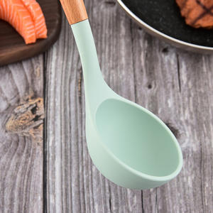 Juego <span class=keywords><strong>de</strong></span> utensilios <span class=keywords><strong>de</strong></span> <span class=keywords><strong>cocina</strong></span> <span class=keywords><strong>de</strong></span> silicona antiadherente <span class=keywords><strong>de</strong></span> 12 piezas para cubo <span class=keywords><strong>de</strong></span> almacenamiento <span class=keywords><strong>de</strong></span> <span class=keywords><strong>cocina</strong></span> <span class=keywords><strong>de</strong></span> <span class=keywords><strong>Amazon</strong></span> con mango <span class=keywords><strong>de</strong></span> madera que incluye Pala y cuchara - Product Image 4