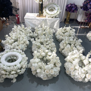 Couronne de fleurs artificielles blanches GreenLife en forme de cercle pour base de chandelier, centre de table floral pour décoration de mariage - Product Image 6