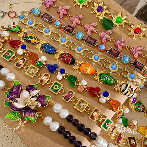 Chaîne de chandail rétro français peinture à l'huile médiévale fille Vintage bouton collier femme Niche Design chaîne de clavicule délicate - Product Image 3