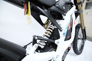 Commandez dès maintenant notre moto tout-terrain Sur Ron Light X 72v 10000w, moto Surron Lbx Light Bee X 2026 - Product Image 5
