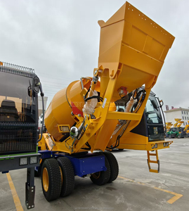 Camión Mezclador de Concreto Autocargable de 4 Metros Cúbicos con Motor y Caja de Cambios, Sistema Hidráulico Importado en Venta - Product Image 1