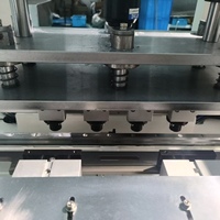 Nouveau Style En Plastique Flip Top Cap Fermeture Machine Fermer La Bouteille Cap Machine Poivre Shampooing Dentifrice Cap Assemblage Machine