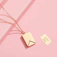 Collier transfrontalier simple en forme d'enveloppe, en acier inoxydable plaqué or, pendentif enveloppe lettre d'amour gravée, design créatif pour couple