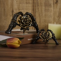 Figurine en résine Main de squelette cœur avec statue main de squelette rose, Décoration gothique pour mariage et fête, Cadeau romantique pour la Saint-Valentin et anniversaire