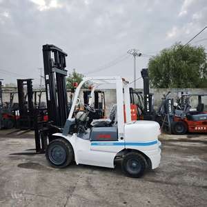 Montacargas Diésel Usado TCM FD30 de 3 Toneladas con Mástil Hidráulico de Dos Etapas, Neumáticos Sólidos, Tracción Delantera y Operación con Asiento - Product Image 3