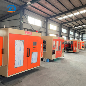 Machine de moulage par soufflage de canette en <span class=keywords><strong>plastique</strong></span> HDPE de 5 litres utilisée pour les bouteilles de détergent Autres récipients en <span class=keywords><strong>plastique</strong></span> traitant le PVC PS PET - Product Image 3