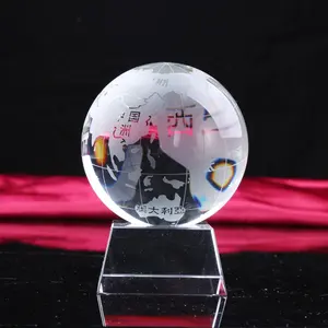 Vendita di fabbrica di cristallo decorativo mappa del mondo globo sfera di vetro 3d incandescente di cristallo per souvenir regali aziendali