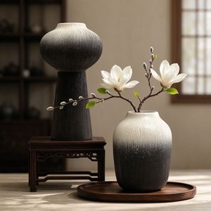 Jarrón de Cerámica con Degradado Artístico en Blanco y Negro, Textura de Arena Gruesa, Portaflores Único e Irregular para Flores Secas, Decoración de Mesa para el Hogar - Product Image 4