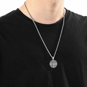 Joyería de acero inoxidable, accesorio de retrato de moda, colgante de marca redondo para hombre de acero inoxidable estilo Punk retro <span class=keywords><strong>Maria</strong></span>. - Product Image 6