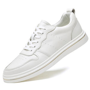 รองเท้าลำลองผู้ชายสไตล์เกาหลี หนังวัวแท้ พื้นยาง ทรงหัวมน แฟชั่นฤดูร้อน - Product Image 1