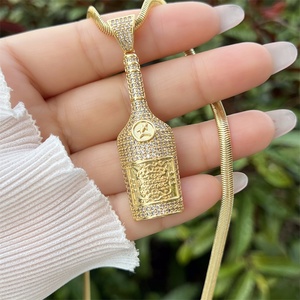 Collana Serie Religiosa Dio della Morte in Rame Placcato Oro 18K con Zirconio Elettroplaccato - Stile Classico Minimalista - Product Image 6