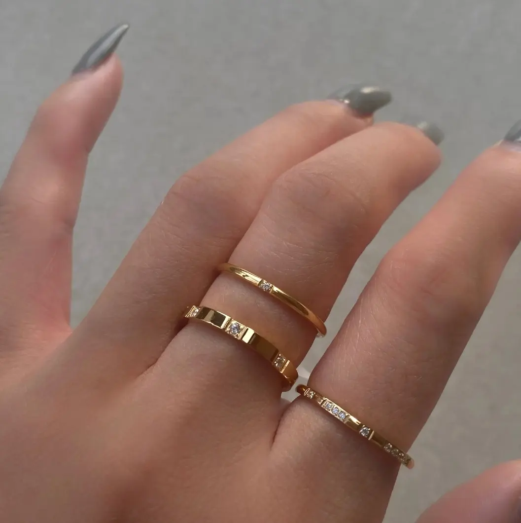 ファッションミニマリスト薄いリングジュエリーアクセサリーゴールドステンレス鋼防水変色無料シンプルCZデザイナー婚約指輪