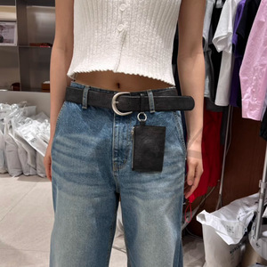 Sac banane rétro tendance en cuir, un accessoire polyvalent à porter avec porte-clés, porte-cartes, porte-monnaie et téléphone portable - Product Image 4