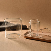 Bocaux à bougies transparents personnalisés en verre borosilicate haute résistance aux températures élevées avec couvercles en bambou et en bois pour la décoration intérieure