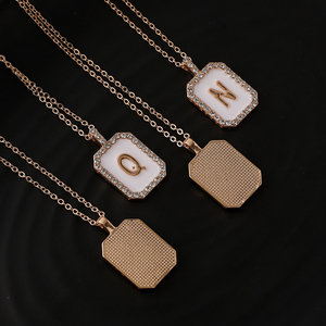 Collier tendance en chaîne torsadé<span class=keywords><strong>e</strong></span> plaqué or pour femmes, lettre initiale A-<span class=keywords><strong>Z</strong></span>, 26 lettres, collier initial avec strass - Product Image 5