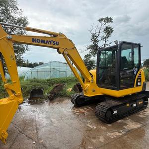 Mini-excavatrice sur chenilles Komatsu PC56 d'occasion, 5,6 tonnes, d'origine japonaise, hydraulique, pour travaux de construction. - Product Image 2