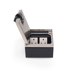 Boîte de plancher surélevé avec couvercle de prise de courant à verrouillage automatique et ports de données et d'alimentation intégrés - Product Image 3