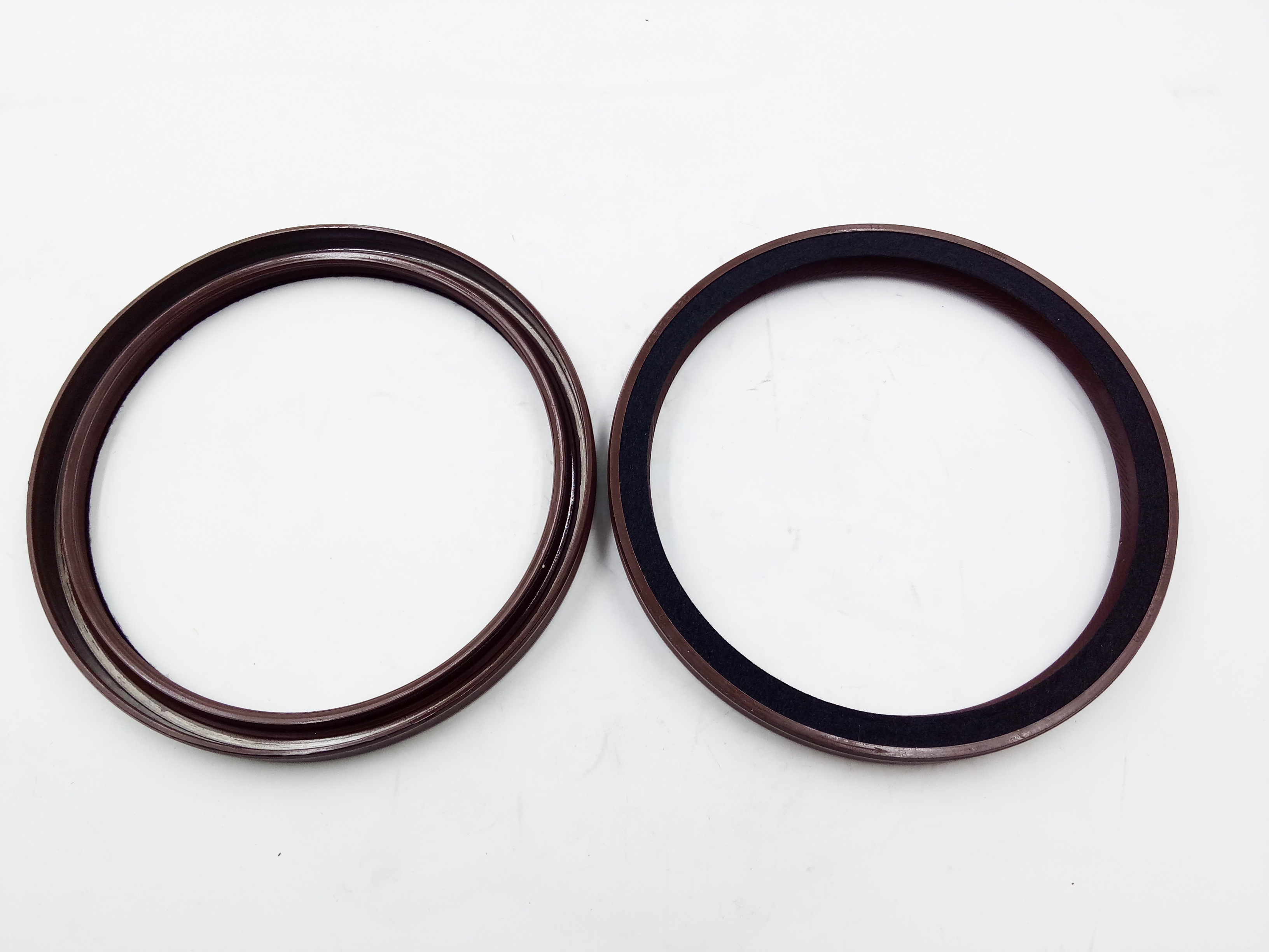 High Quality D-Eutz TCD2012 Crankshaft Seal 04253372