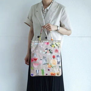 Bolso de Mano con Diseño de Flores y Gatos, Duradero, Plegable, Ligero, de Poliéster, con Cierre, Impermeable, con Correa de Cadena, Capacidad 3L+ - Product Image 1