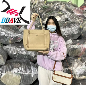 กระเป๋าแบรนด์เนมมือสอง กระเป๋าสะพายข้างมือสอง คละแบบ ราคาถูกจากโรงงานญี่ปุ่น กระเป๋าแฟชั่นผู้หญิง หนังแท้ - Product Image 6