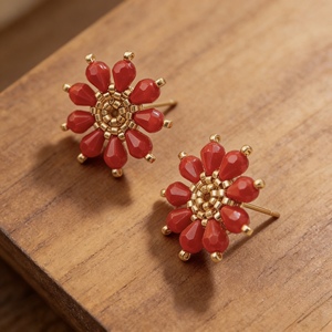 Pendientes de Flor con Cuentas de Vidrio y Miyuki Chapados en Oro de 24K para Mujer, Hechos a Mano en Zambia, Casuales/Deportivos para Boda - Product Image 5