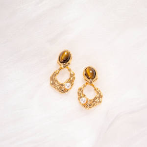 Pendientes Colgantes de Piedra Ojo de Tigre Chapados en Oro y Perlas de Agua Dulce para Mujer, Pendientes de Aro con Textura Irregular, Pendientes de Moda - Product Image 1