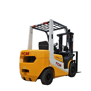 Chariot élévateur agricole TCM 30 d'occasion, 90% neuf, moteur diesel japonais d'origine certifié EPA CE, capacité 3 tonnes, modèle 2023 - Product Image 1