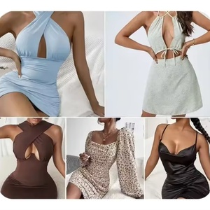 เสื้อผ้าแบรนด์ Y ของใหม่ คละแบบ ขายส่งยกกระสอบ เสื้อผ้าแบรนด์ใหม่ยกมัด  สต็อกเสื้อผ้า ชุดลำลอง - Product Image 6