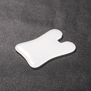 Jade blanc afghan Gua Sha Pierre naturelle <span class=keywords><strong>anti</strong></span>-âge <span class=keywords><strong>Visage</strong></span> <span class=keywords><strong>Yoga</strong></span> Masseur facial Outil de drainage lymphatique fait à la main pour le cou, le corps et la main - Product Image 3