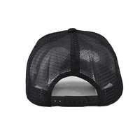 Casquette de camionneur en sergé et maille, blocs de couleur, broderie de patch carré, fabrication BSCI OEM ODM pour marques urbaines et d'extérieur, MOQ 50, échantillon en 3 jours