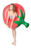 Matelas flottant gonflable en PVC en forme de fraise, taille adulte, pour fêtes estivales et vacances à la plage