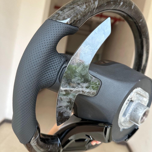 พวงมาลัยคาร์บอนปลอมแปลงแบบกำหนดเองสำหรับ W205 Mercedes-Benz <span class=keywords><strong>AMG</strong></span> W207 W218 W220 <span class=keywords><strong>W222</strong></span> W238 GLA GLS E63 GLC43 C43 C63 2010-2021 - Product Image 6